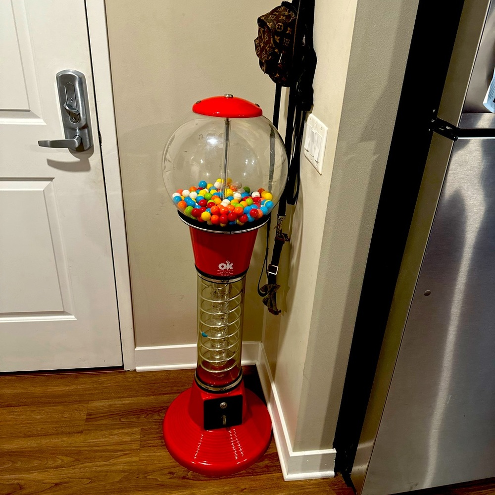 Gumball machine